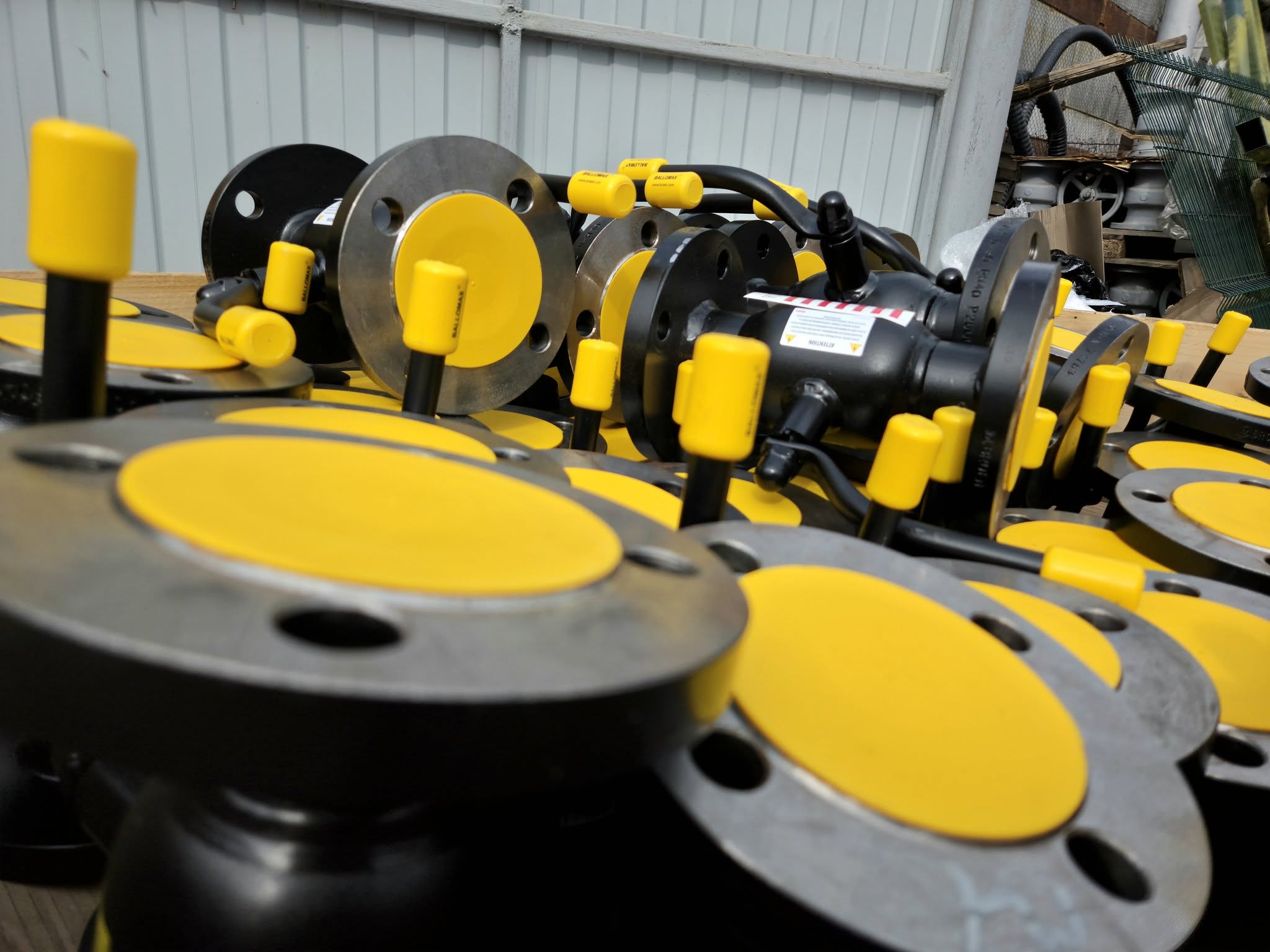 Вінниця отримала від уряду США кульові крани для теплопостачання