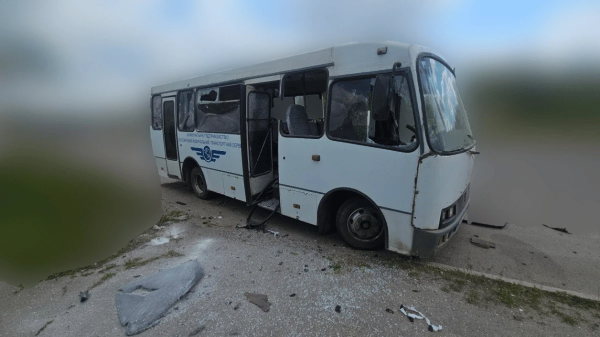 Вісімнадцятеро поранених, двоє загиблих. Наслідки ударів військ РФ по Херсонщині …
