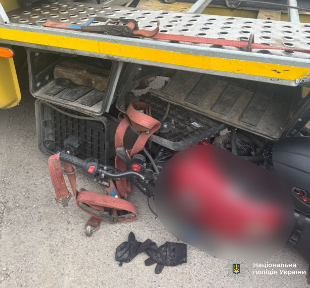 В Івано-Франківську водій «Renault Master» зіткнувся з мотоциклістом: є постраждалий
