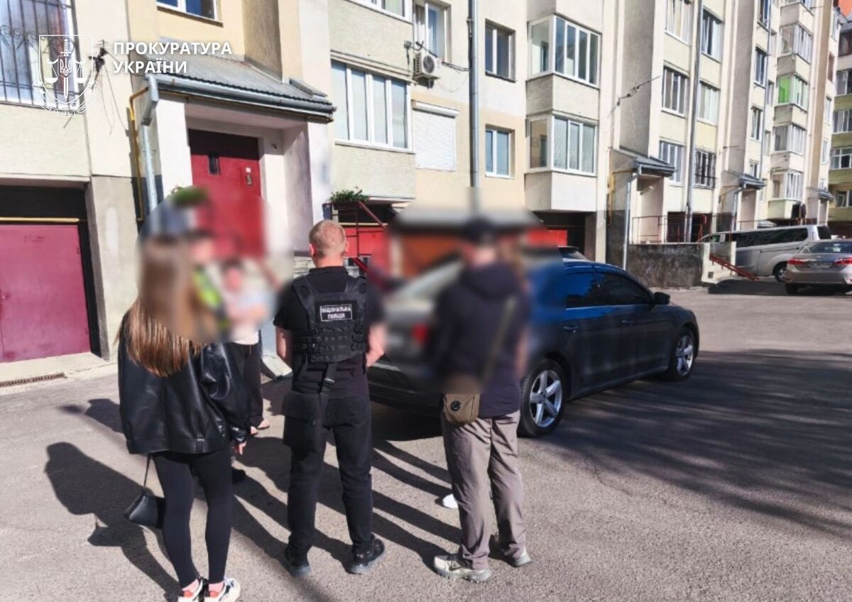 В Івано-Франківську мешканки Львівщини налагодили діяльність із надання платних інтимних …