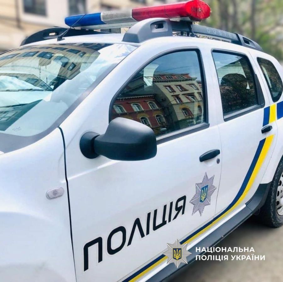 В Івано-Франківську чоловік запускав петарди з балкона — поліція розслідує …