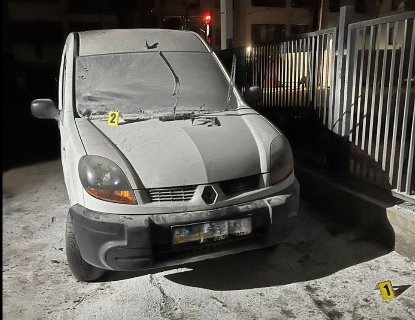 В Івано-Франківську чоловік підпалив авто у дворі багатоповерхівки: підозрюваного затримали …
