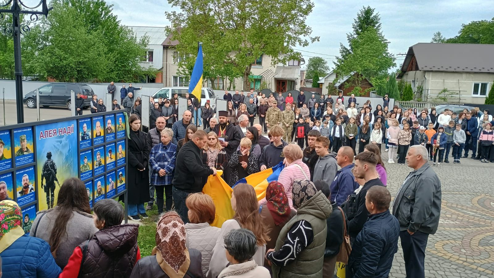 В Івано-Франківській області в Матеївецькій громаді встановили пам’ятні стели на …