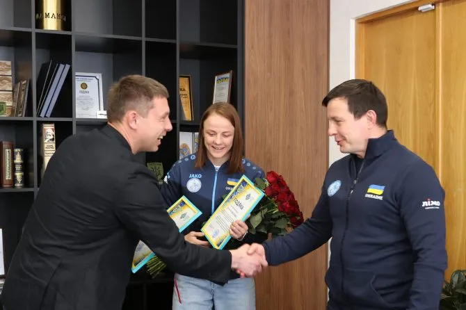 В Ірпені привітали чемпіонку Європи з боротьби Ірину Коляденко