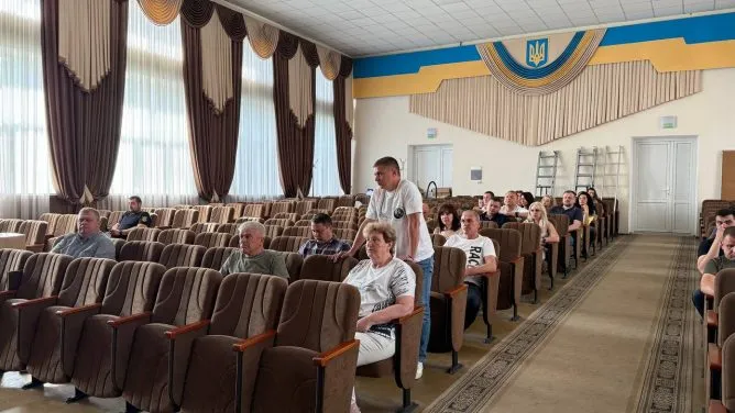В Ірпінській громаді тривають роботи з благоустрою та розвитку дорожньої …