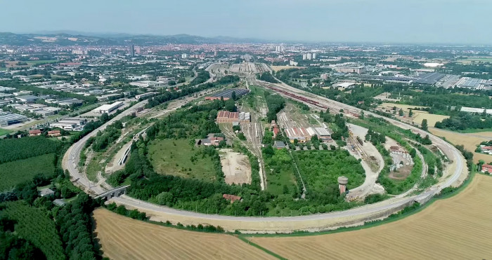 В Італії на випробувальному кільці Сан-Донато протестували безпілотний рух гібридного …