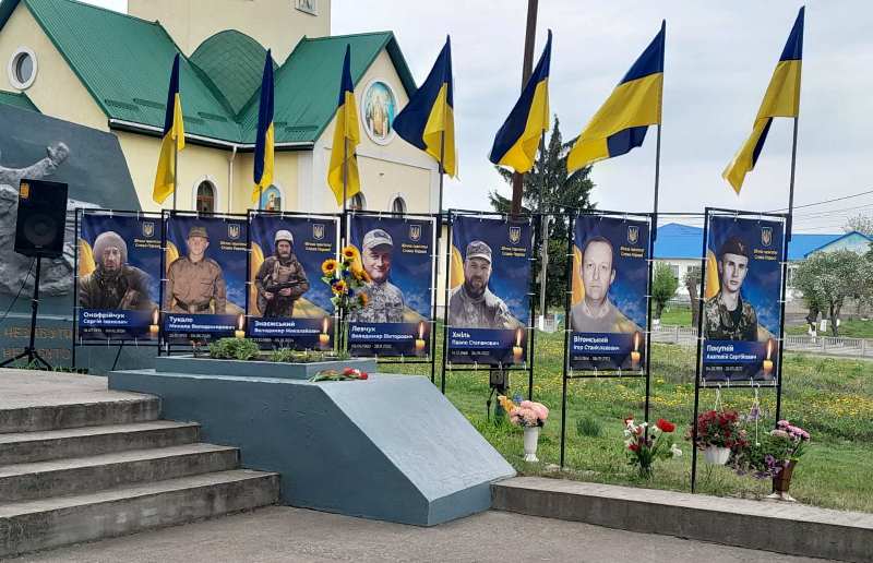 В Адамполі освячено Стелу пам’яті загиблим захисникам