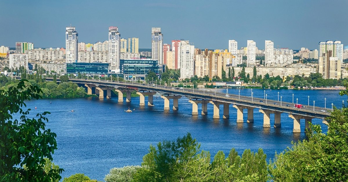 В Києві обмежать рух на аварійному мосту Патона через технічні …