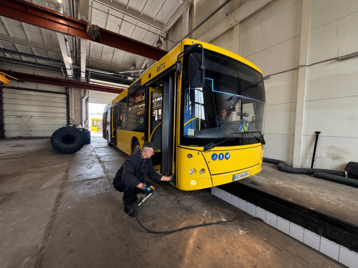 В "Київпастранс" розповіли деталі планового техобслуговування автобусів кожні 5 тисяч …