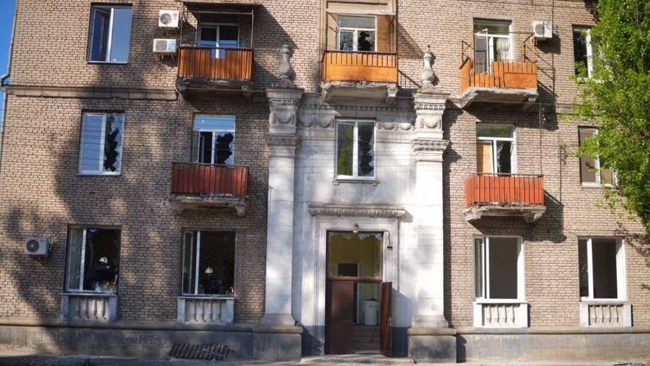 Окупанти обстріляли центр Запоріжжя: пошкоджена будівля