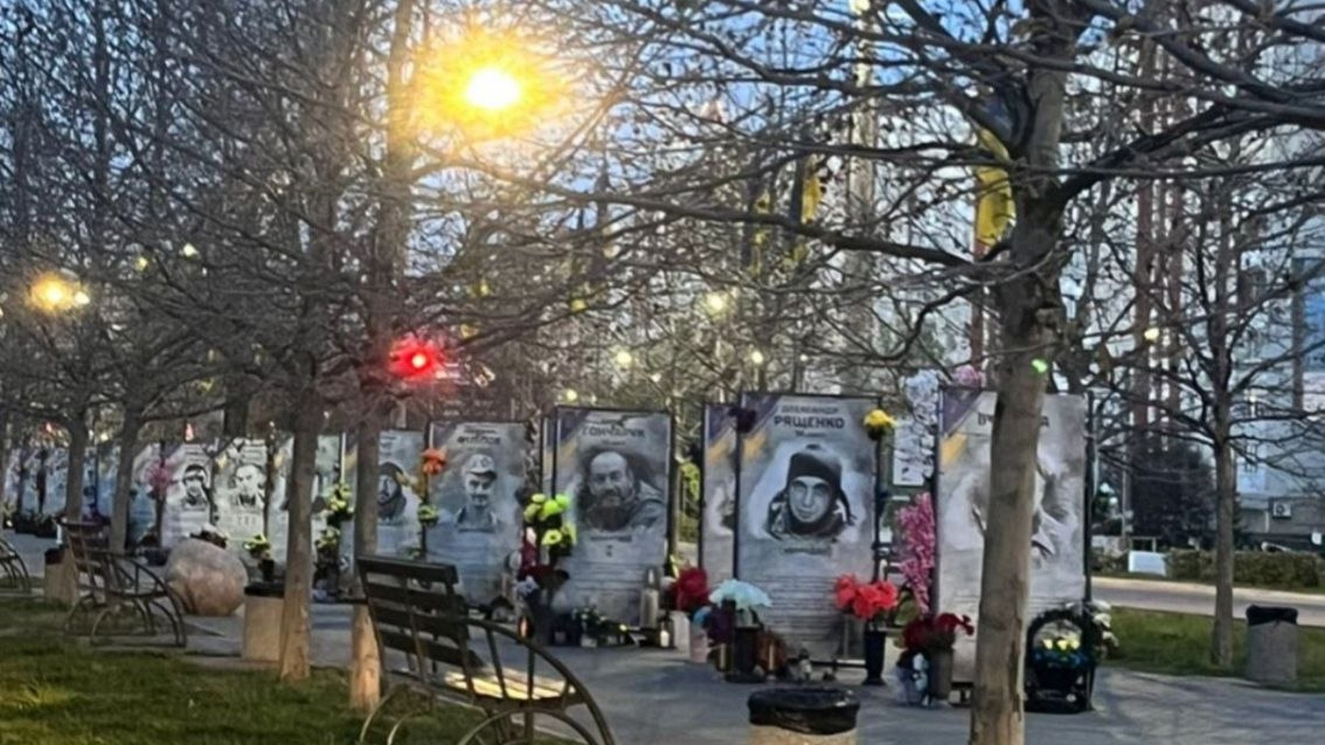 В Обухові 46-річний чоловік вкрав квіти з Алеї пам’яті Героїв