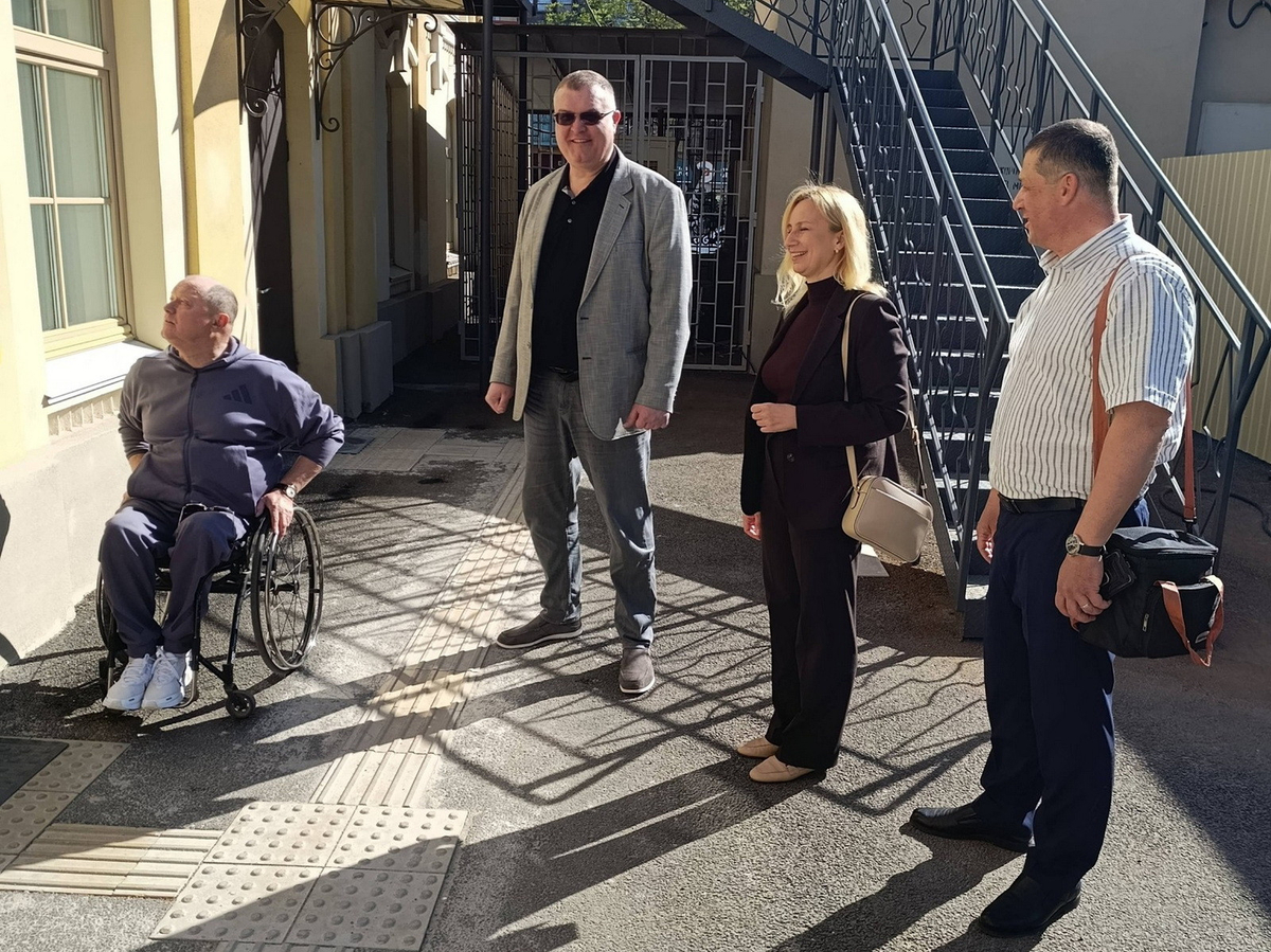 Безбар’єрність у дії: в Одесі перевірили доступність лікарень