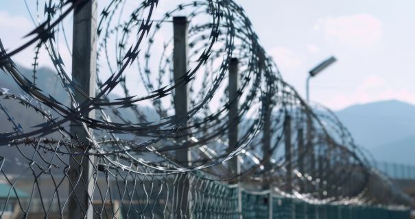 На Одещині 74-річного чоловіка засудили за зґвалтування 13 дітей