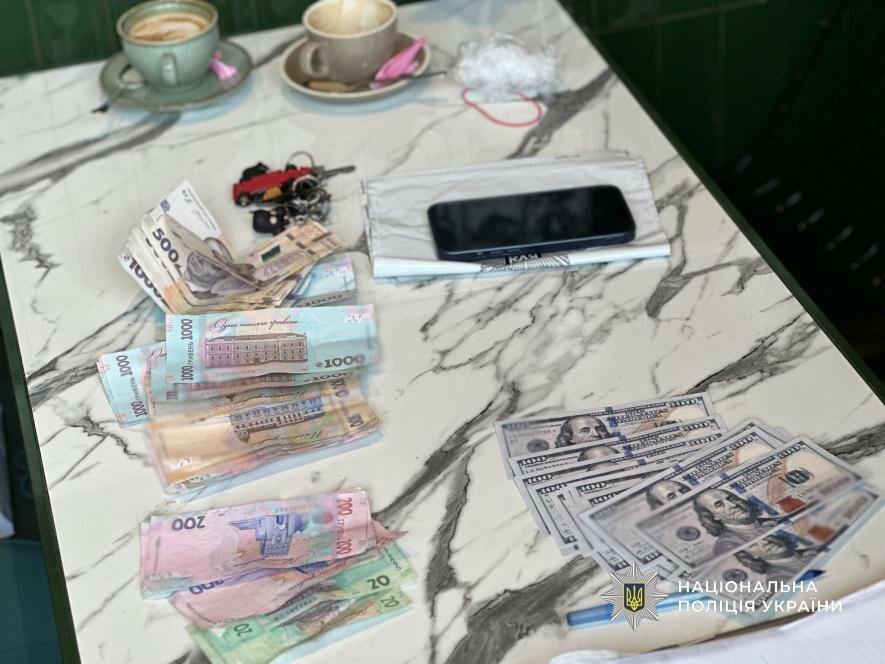 В Одесі викрили торгівлю робочими місцями на критичному підприємстві: справу …