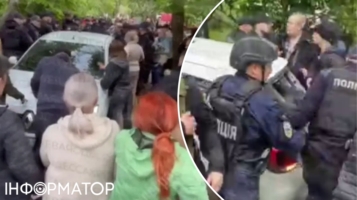 В Одесі натовп заблокував поліцію - відбивали військового у СЗЧ