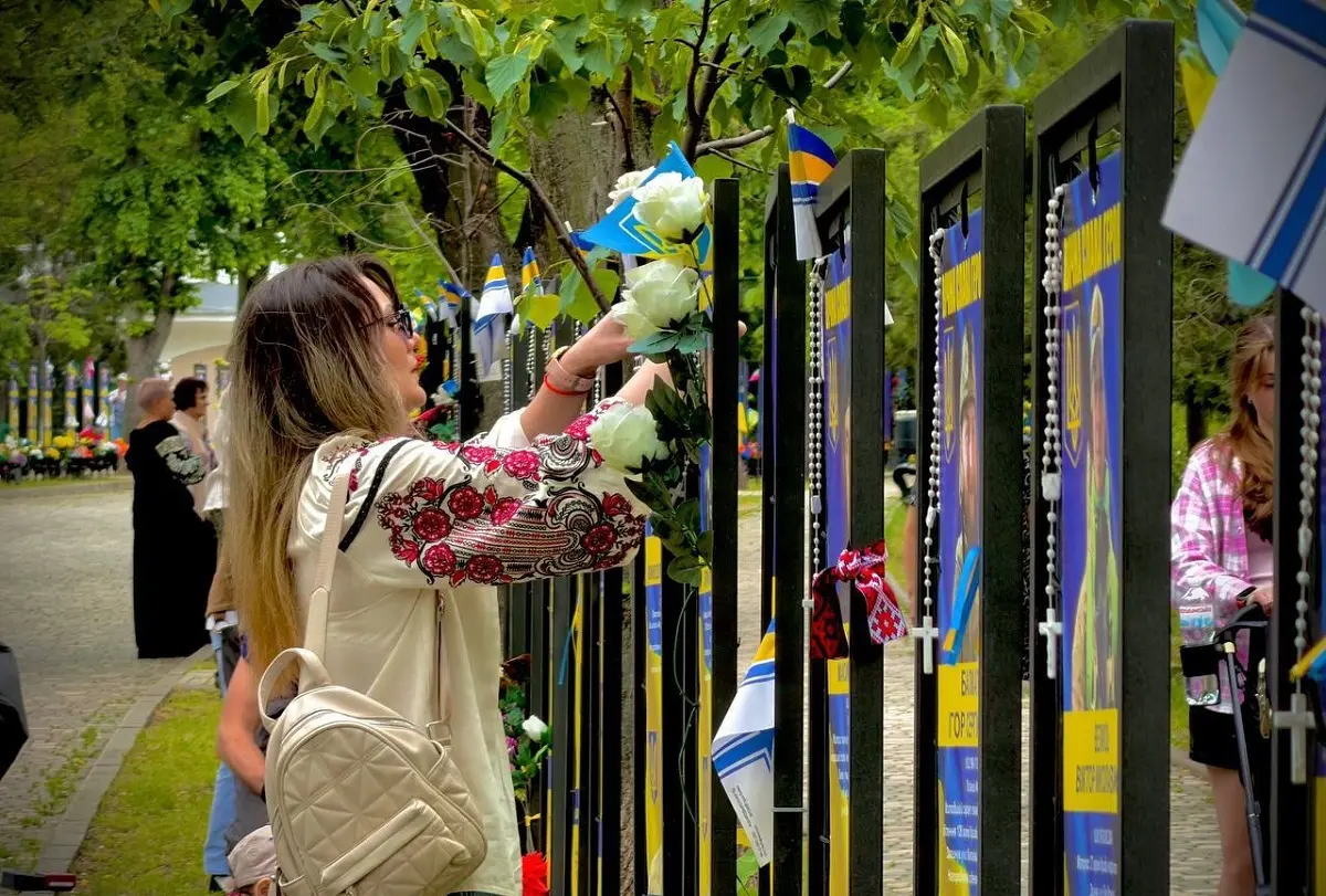 В Одесі на Алеї Героїв започаткували нову звичку
