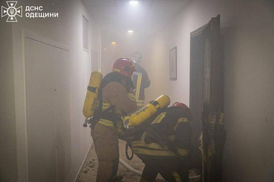В Одесі палала квартира у висотному будинку: є подробиці