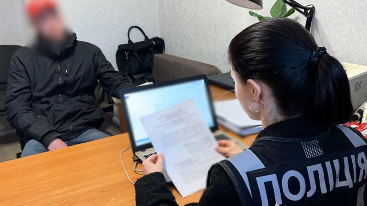 Замовлення через месенджер: одесит підпалив два авто заради "легких грошей", …