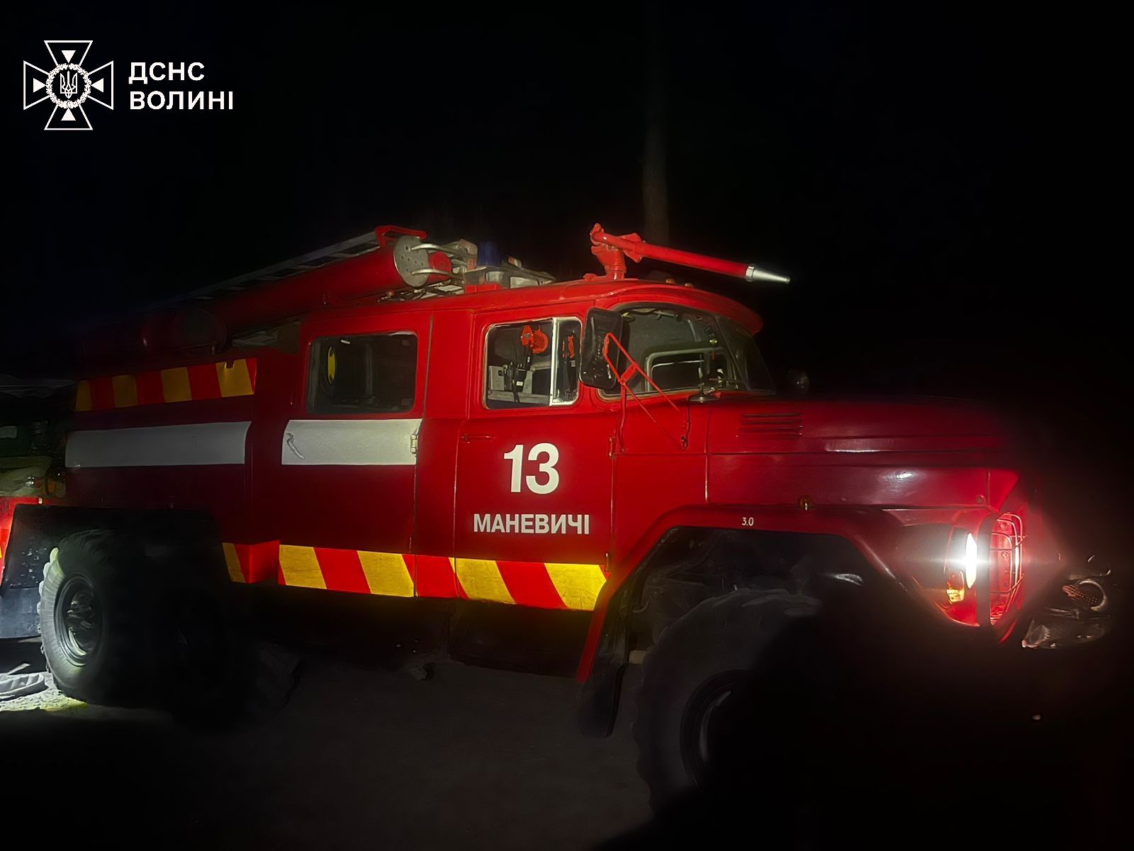 В Оконську та на Маневиччині рятувальники ліквідували пожежу сухостою
