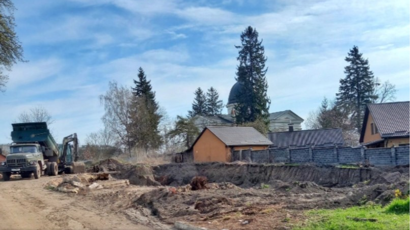 В Острозі забудовники знищили давньоруське кладовище (фото)