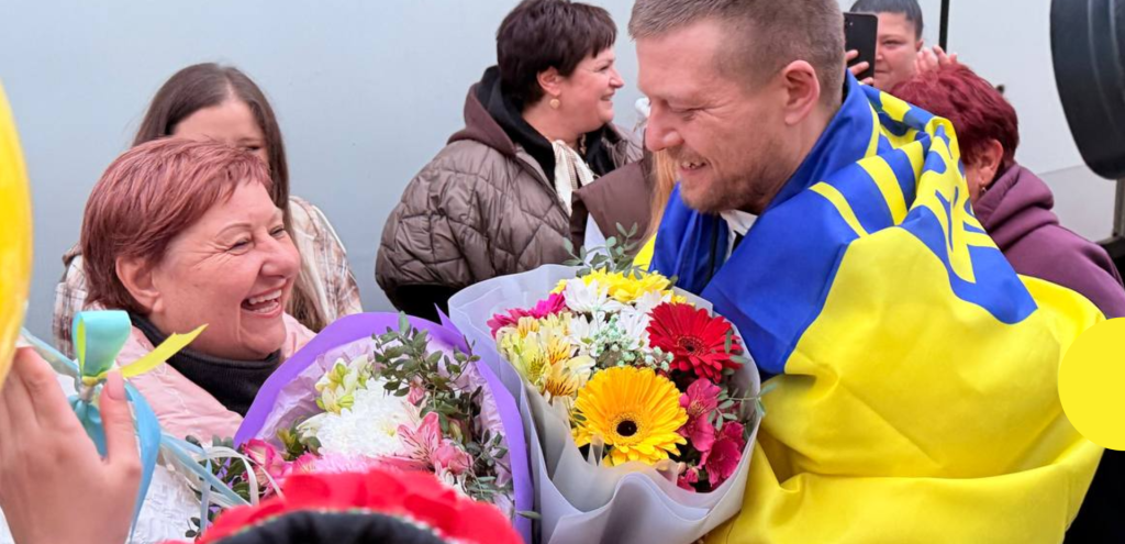 В Подільську привітали військового Олександра Якубовського після його повернення з …