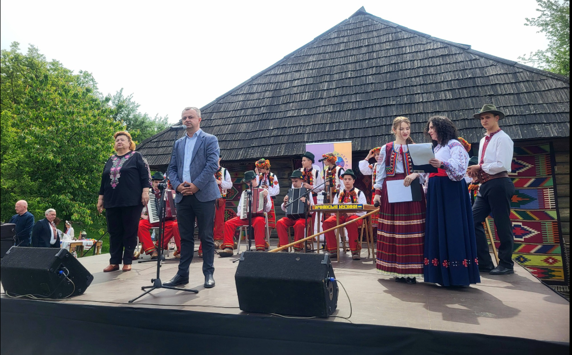 В Ужгороді відбувся фестиваль-конкурс «Веселковий передзвін»