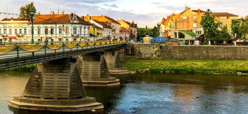 В Ужгороді заборонили купання та водні розваги в межах міста