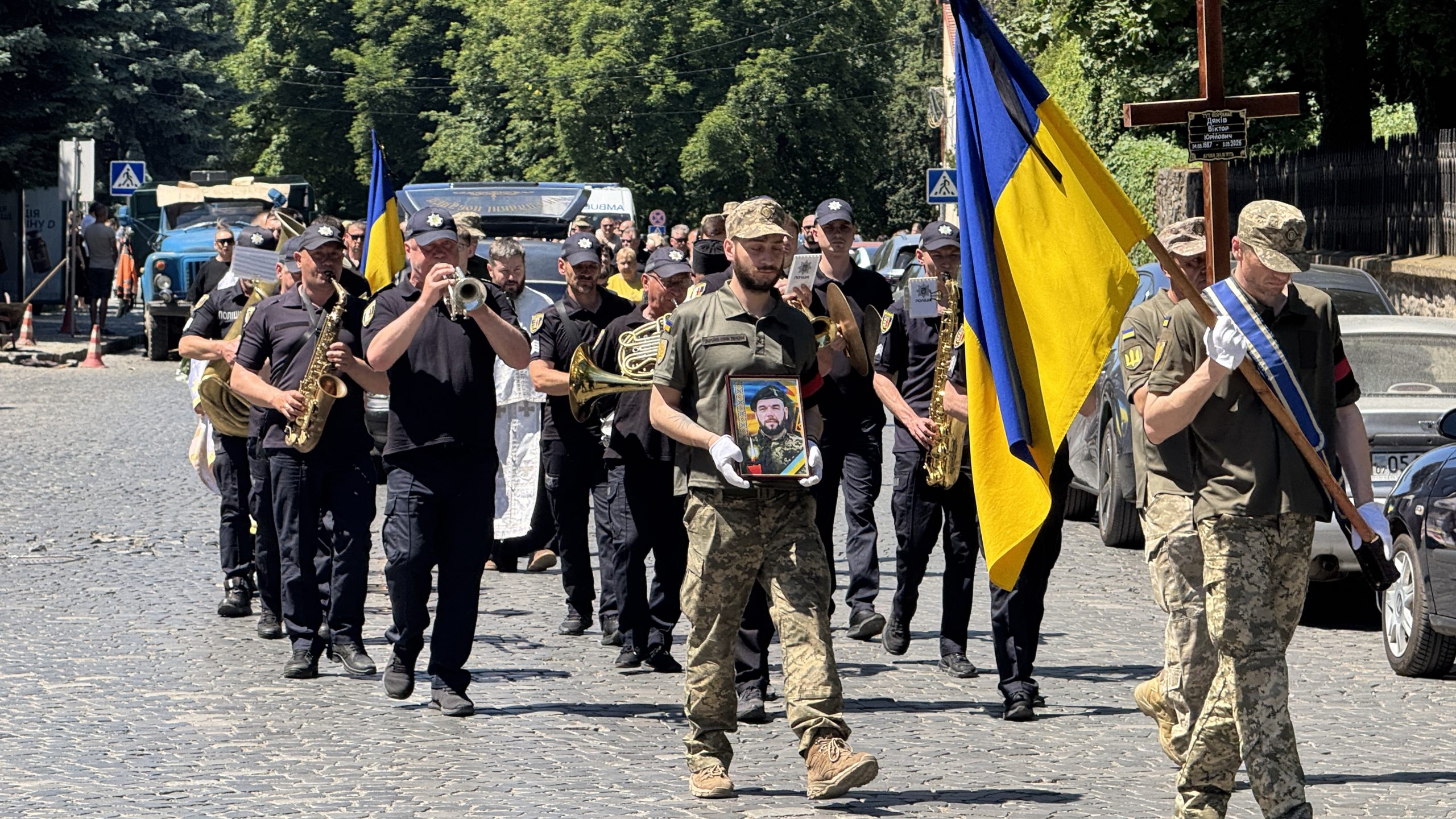 В Ужгороді попрощалися із захисником Віктором Дяківим