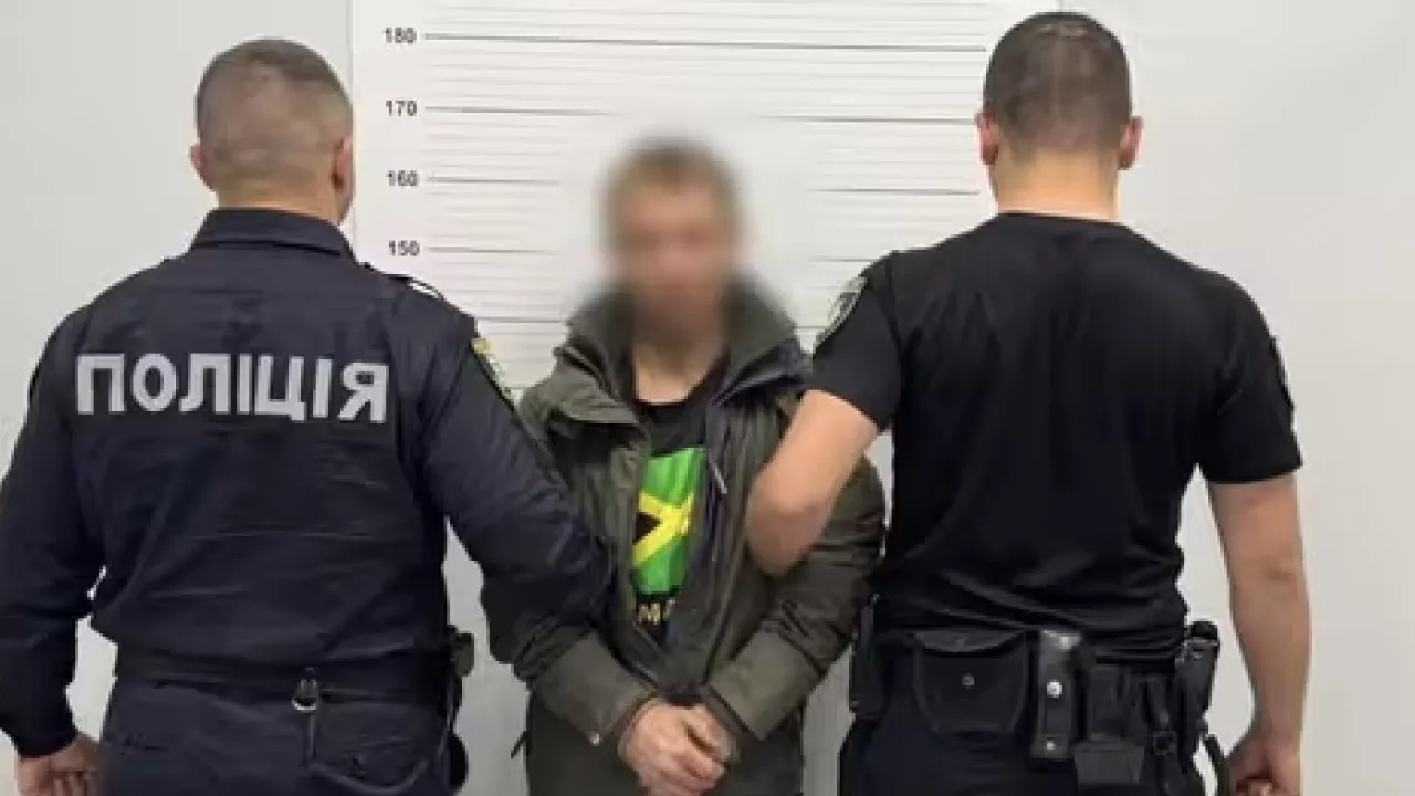 В Ужгороді чоловік відкрив стрілянину в багатоповерхівці через борг (ФОТО)