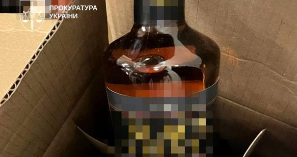 Алкоголь відомих брендів під виглядом дипвантажу: в Україні викрили схему …