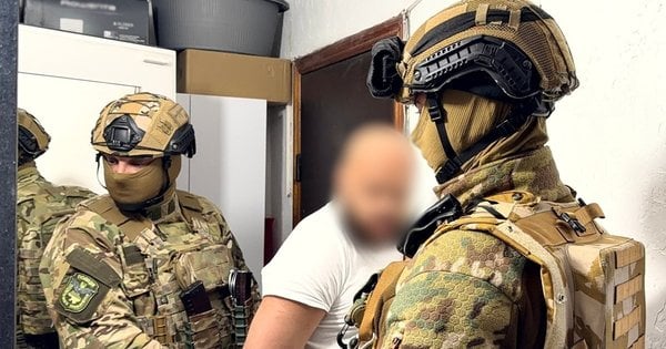 В Україні викрили схему легалізації іноземців через благодійну організацію