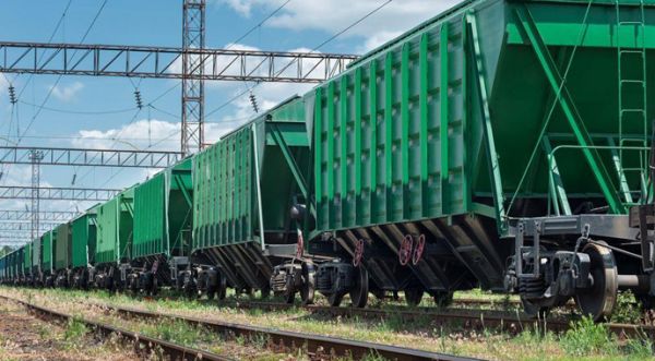 В Україні знизилися обсяги перевезення зерна залізницею