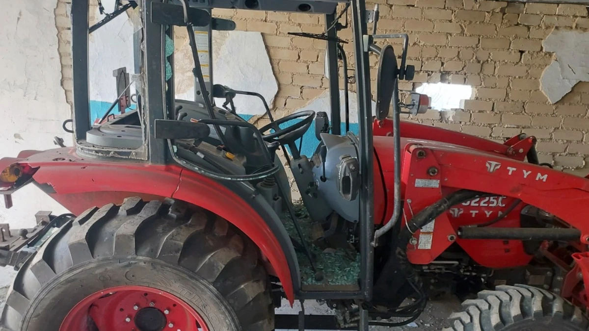 В Урожайному російський дрон поцілив у трактор. Наслідки обстрілів Херсонщини