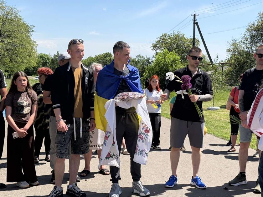 В Устинівській громаді зустріли Володимира Беца, який понад 4 роки …