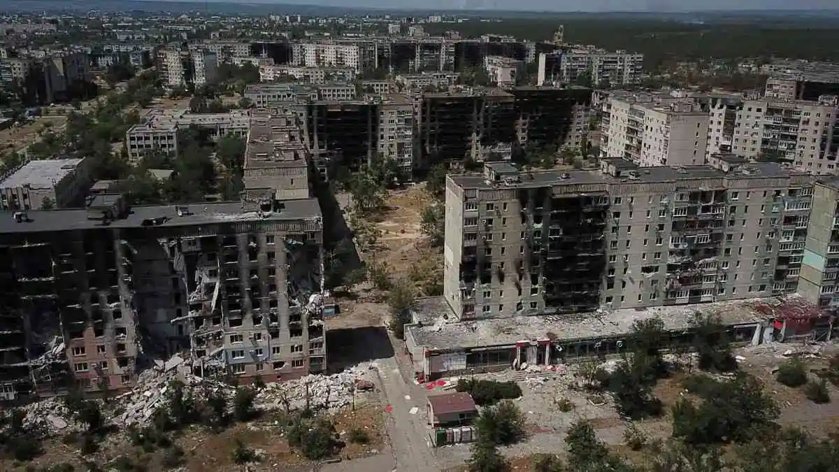 В «ЛНР» оголосили онлайн-голосування щодо відновлення житла в містах без …