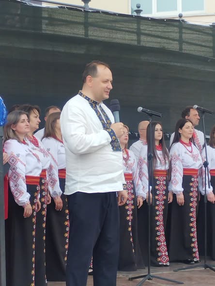 В середмісті Івано-Франківська відбулася яскрава мистецька програма «Моє місто — …