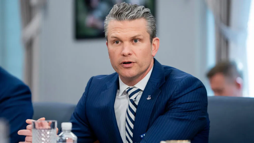 Гегсет відмовився визнати помилку, що Україна не має карт