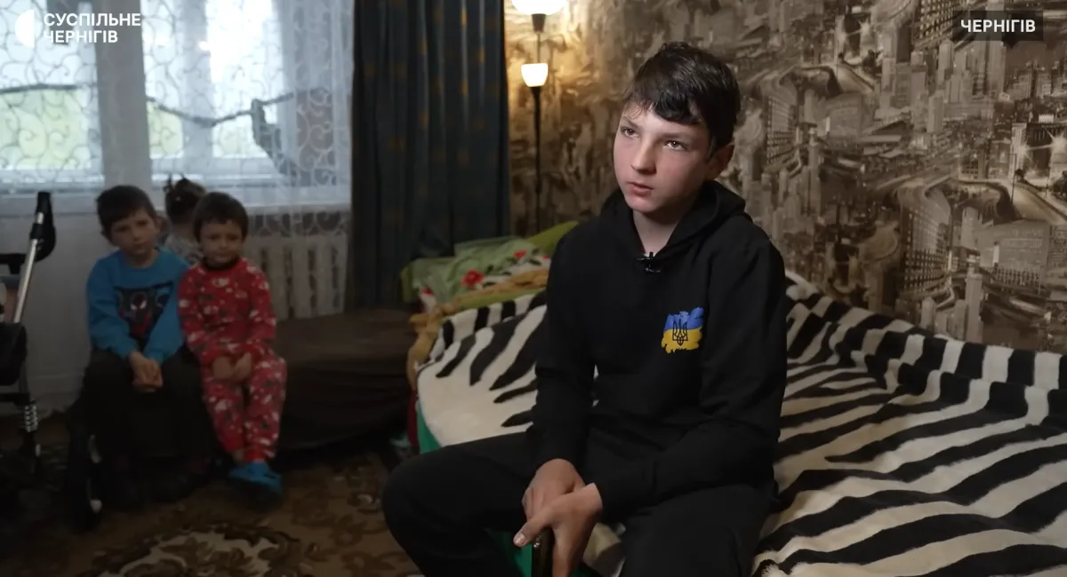 Герой із Чернігівщини: 12-річний хлопчик самотужки знешкодив FPV-дрон, який прямував …