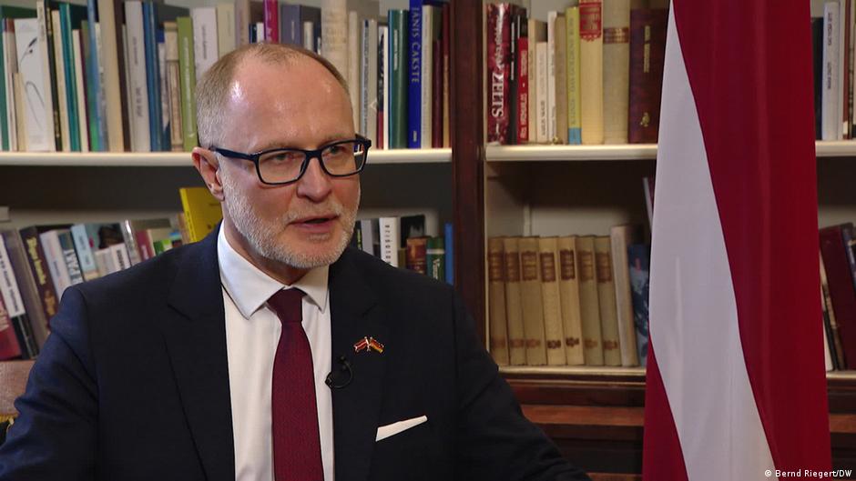 Глава Міноборони Латвії подав у відставку через дрони, які порушили …