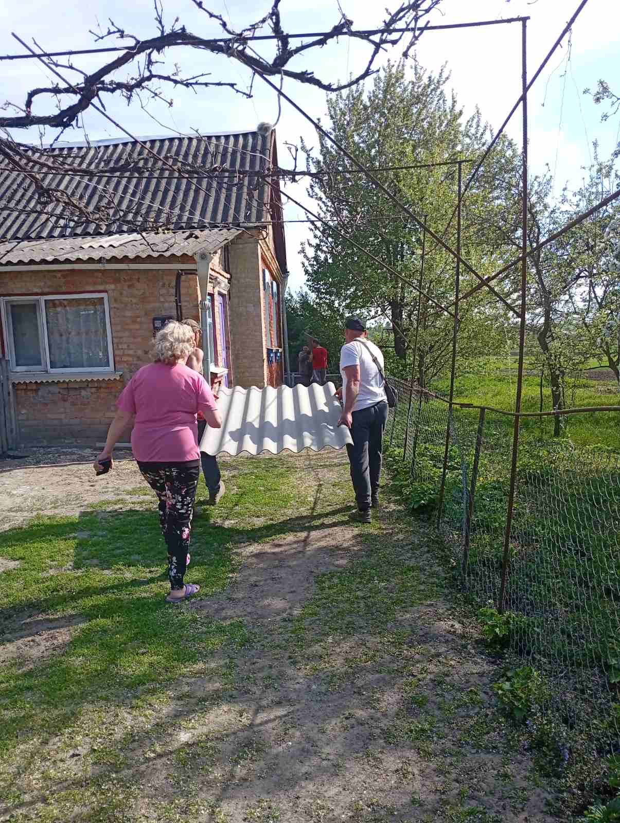 Глуховецька громада підтримує своїх: мешканцям, чиї будинки постраждали від негоди, …