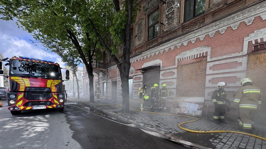 У центрі Запоріжжя палав магазин