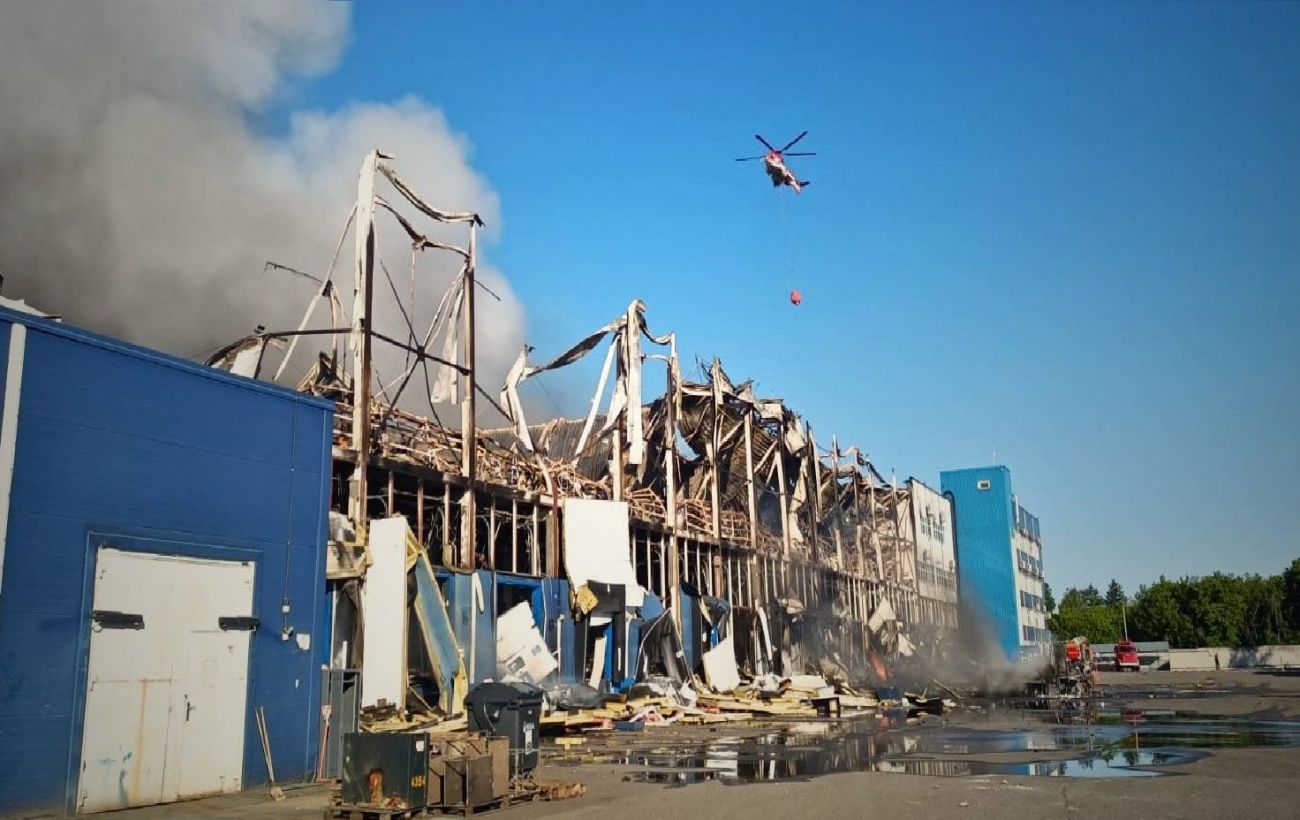 Горіли 10 тисяч "квадратів", гасили гелікоптери: ДСНС показала наслідки пожежі …