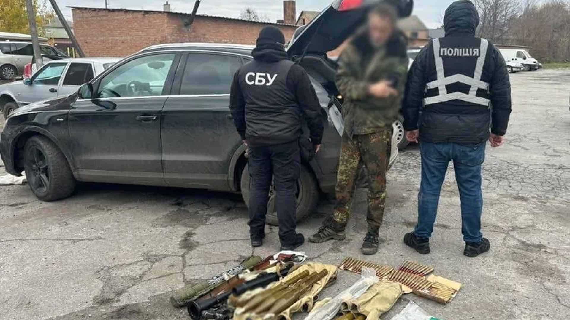 Гранатомети за $2000 і поштою: у Києві судитимуть торговця зброєю