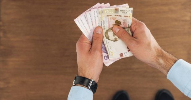 Грошові перекази в Україну з-за кордону різко зросли, - аналітик