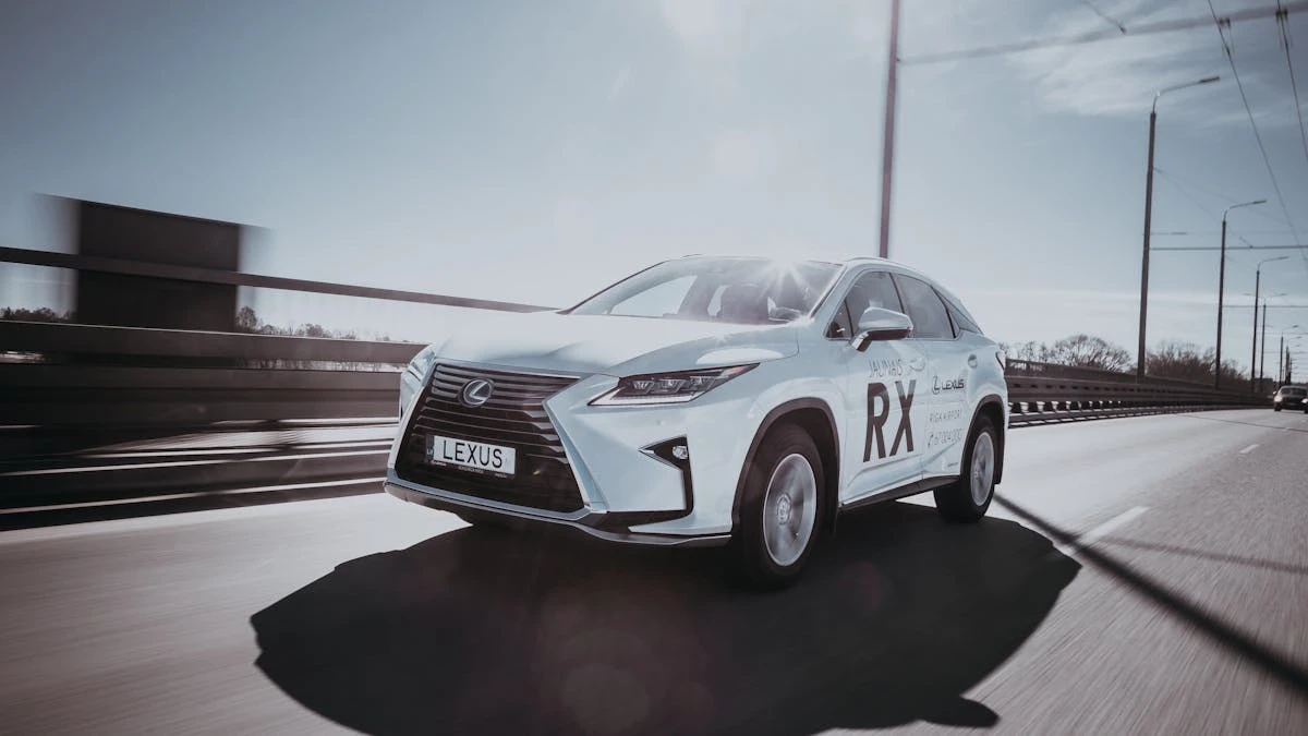 Гібридні автомобілі Lexus: технологія, витрата палива та реальна економія