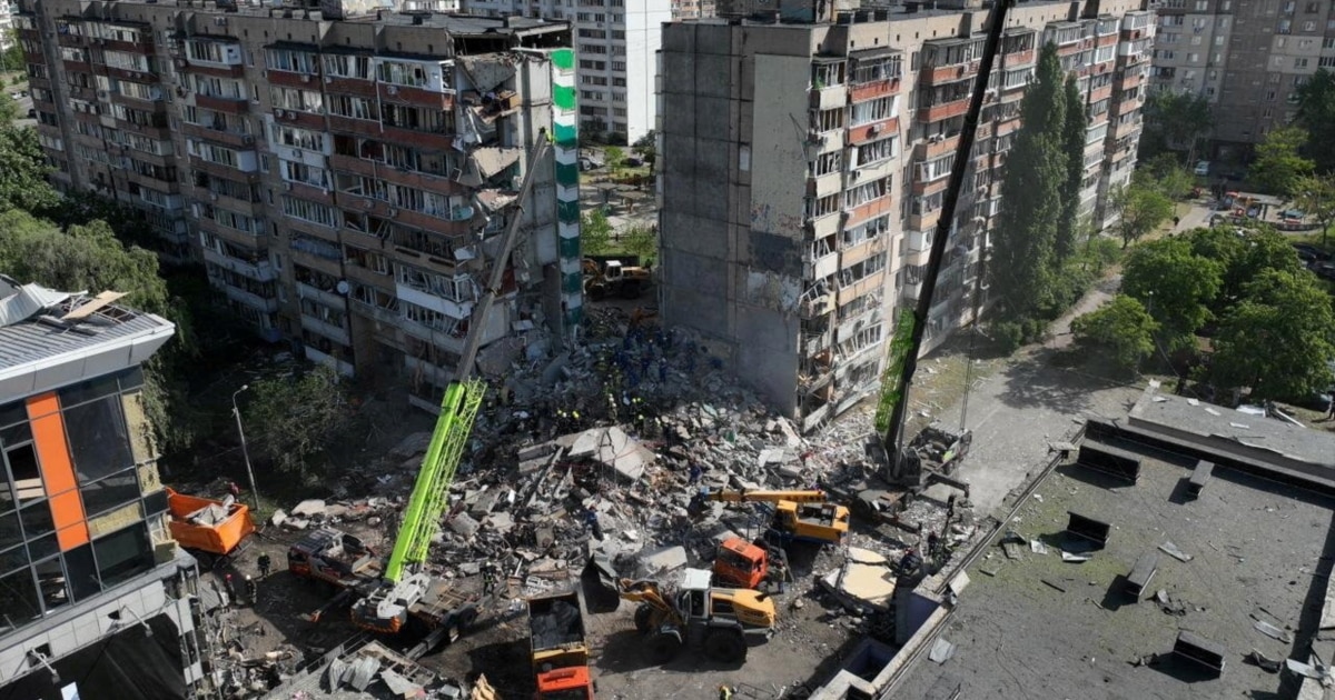 ДСНС: через удар Росії по Києву загинули 24 людини, серед …
