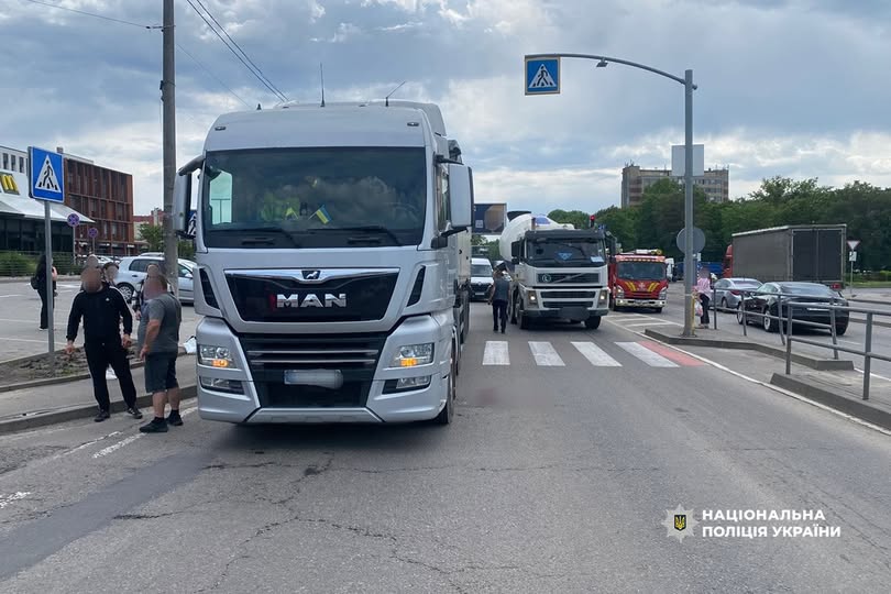 ДТП у Вінниці: вантажівка на «зебрі» збила жінку