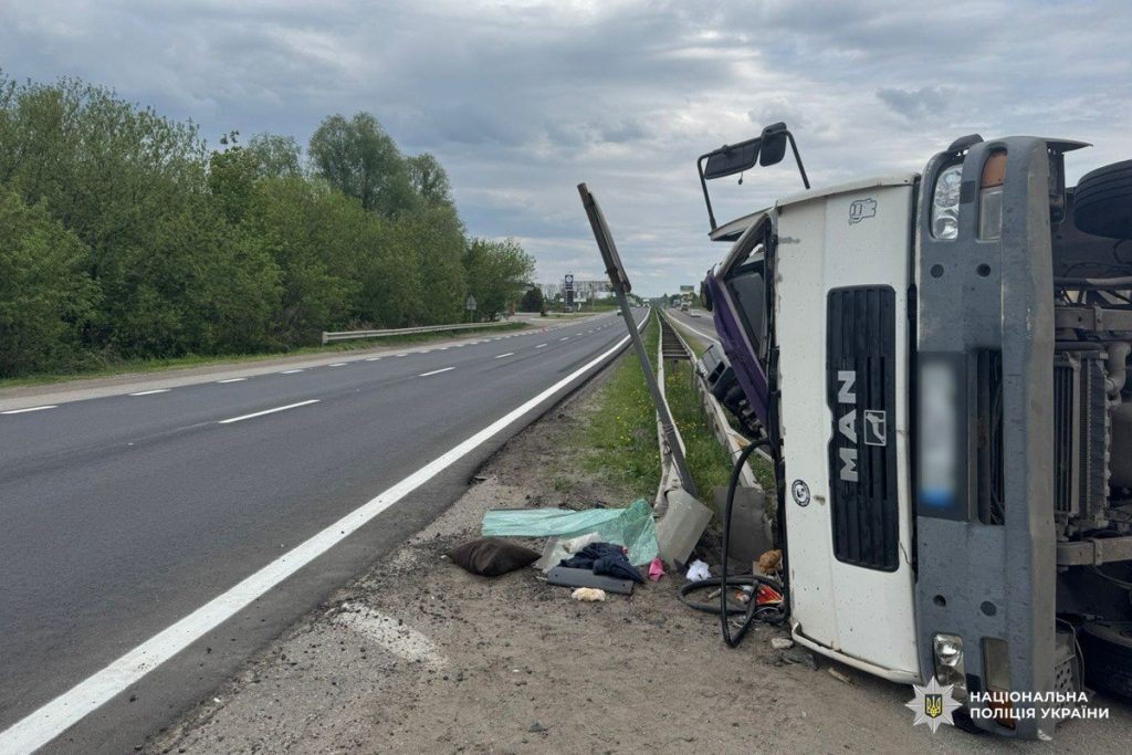 ДТП у передмісті Харкова: у селищі травмувалися двоє, серед постраждалих …