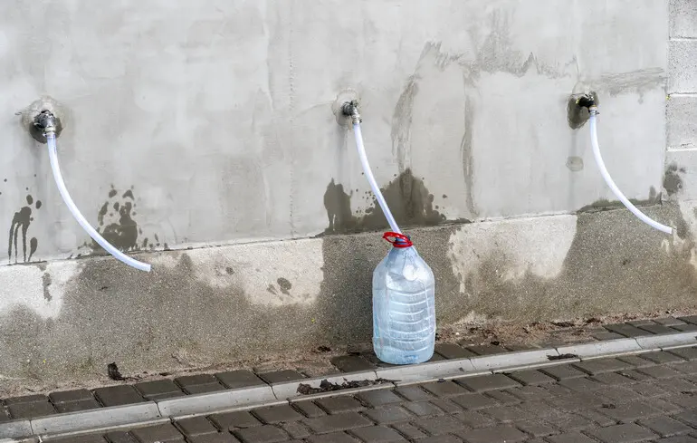 Два прифронтових міста Дніпропетровщини залишилися без води на невизначений термін: …