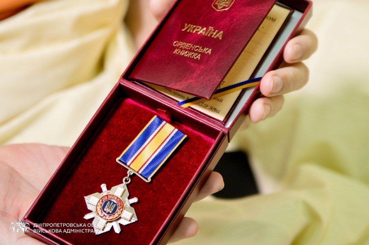 Двом енергетикам з Дніпропетровщини вручили ордени «За мужність»